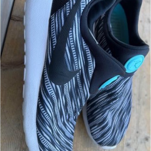 Nike Rosche - Picture 2 of 3